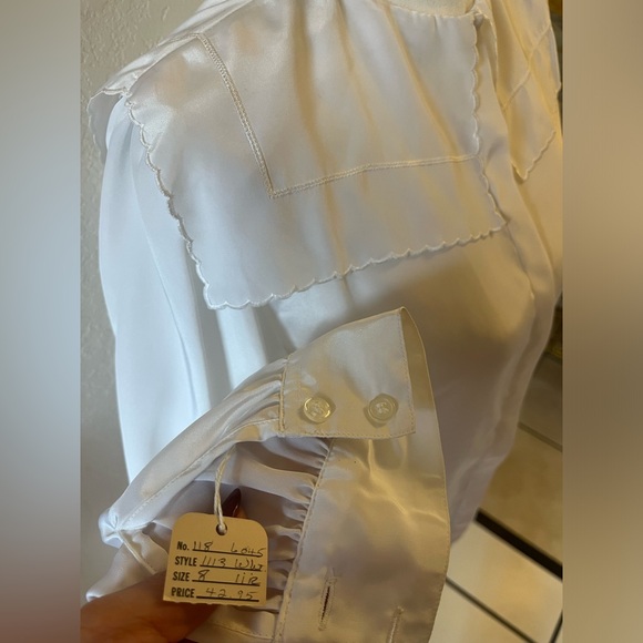 Vintage White Collared Button Down - Picture 3 of 6